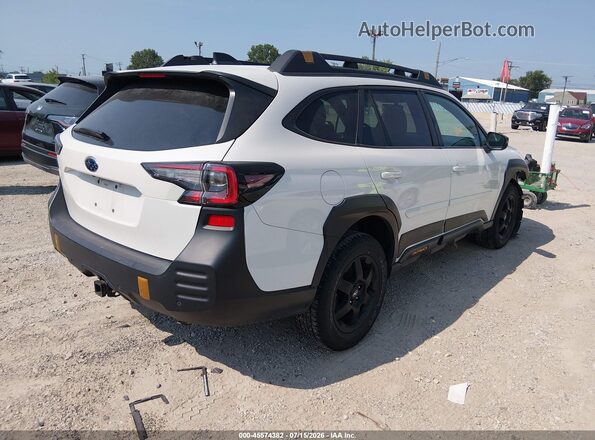 4S4BTGUD2R3135056 2024 SUBARU OUTBACK Белый Задняя правая четверть