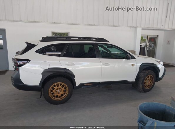 4S4BTGUD7N3212854 2022 SUBARU OUTBACK White Widok wnętrza z tyłu