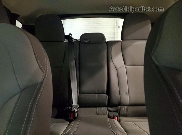4S4GUHB66T3721991 2026 SUBARU CROSSTREK Silver Vista de los asientos traseros
