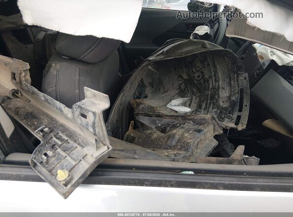 4S4GUHD67T3705618 2026 SUBARU CROSSTREK Silver Вид салону спереду