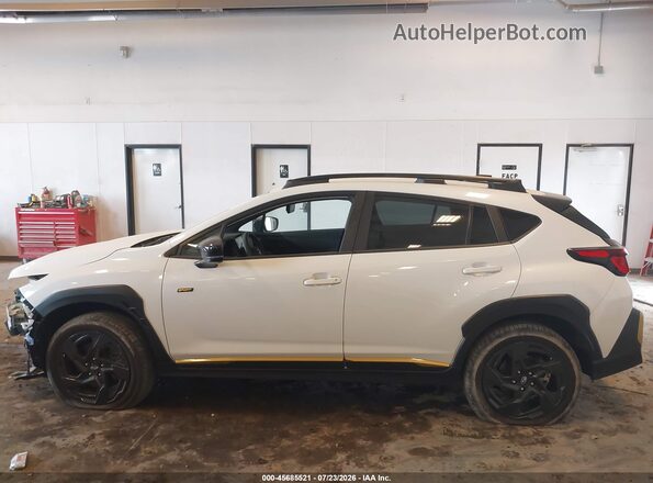4S4GUHF63R3767121 2024 SUBARU CROSSTREK White 360 interior view