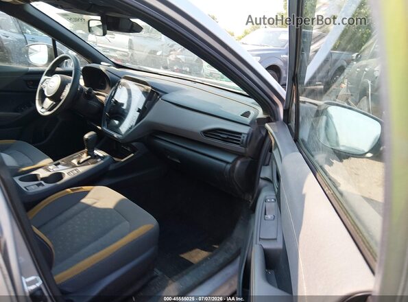 4S4GUHF66R3834648 2024 SUBARU CROSSTREK Серебряный Вид салона спереди