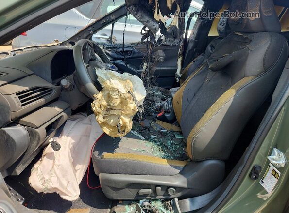 4S4GUHF68S3773566 2025 SUBARU CROSSTREK Green Սալոնի դիմացի տեսք