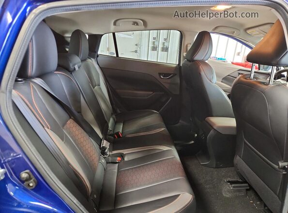 4S4GUHL62R3746135 2024 SUBARU CROSSTREK Blue Widok wnętrza z tyłu