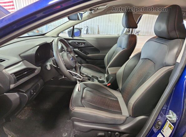 4S4GUHL62R3746135 2024 SUBARU CROSSTREK Blue Widok wnętrza z przodu