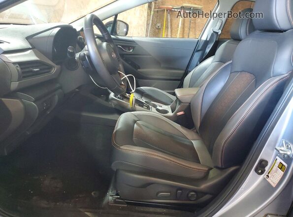 4S4GUHL65R3753385 2024 SUBARU CROSSTREK Silver Widok wnętrza z przodu