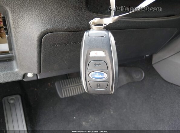 4S4GUHL68T3716614 2026 SUBARU CROSSTREK Gray Вид панелі приладів