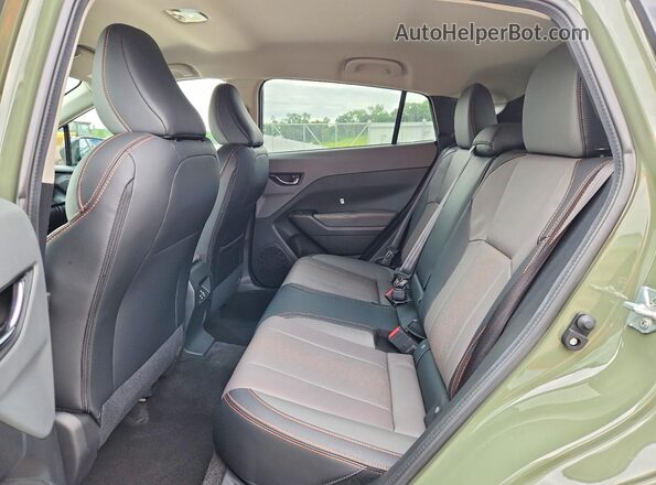 4S4GUHL6XS3773606 2025 SUBARU CROSSTREK Green Rear seats view