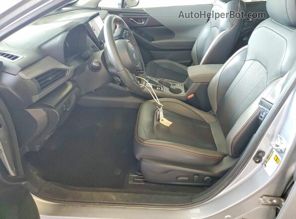 4S4GUHM66R3803659 2024 SUBARU CROSSTREK Silver წინა სალონის ხედი