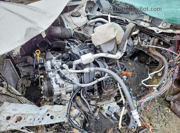 4S4GUHM67R3772180 2024 SUBARU CROSSTREK White უკანა სალონის ხედი