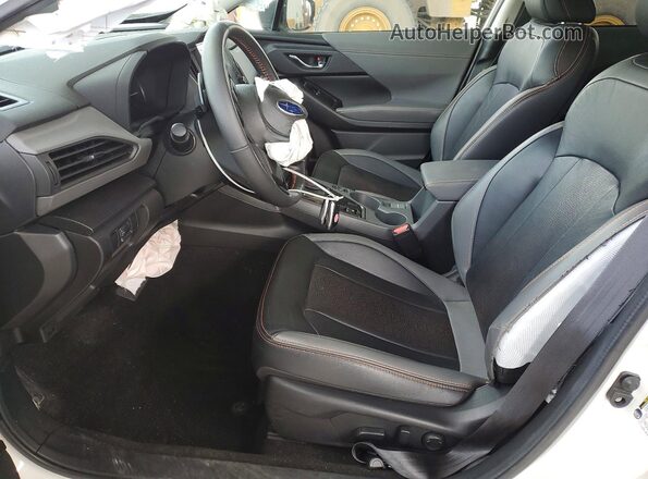4S4GUHM68R3768641 2024 SUBARU CROSSTREK White წინა სალონის ხედი