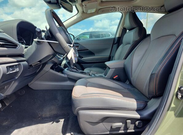 4S4GUHM69S3770047 2025 SUBARU CROSSTREK Зеленый Вид салона спереди