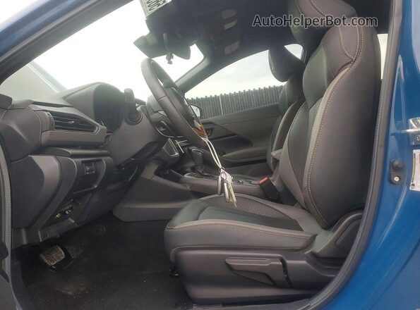 4S4GUHT63R3761212 2024 SUBARU CROSSTREK Blue Front interior view