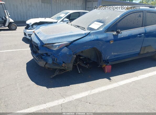 4S4GUHT65R3779453 2024 SUBARU CROSSTREK Blue Front view