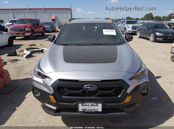 4S4GUHT66S3714956 2025 SUBARU CROSSTREK Silver Vista del cuadro de instrumentos