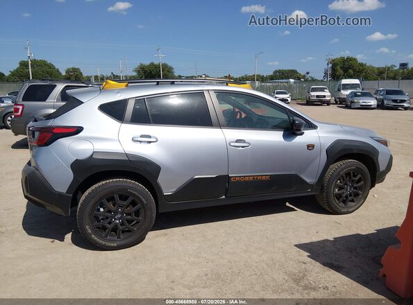 4S4GUHT66S3714956 2025 SUBARU CROSSTREK Silver Vista interior trasera