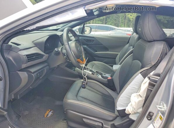 4S4GUHT68R3722972 2024 SUBARU CROSSTREK Silver Սալոնի դիմացի տեսք