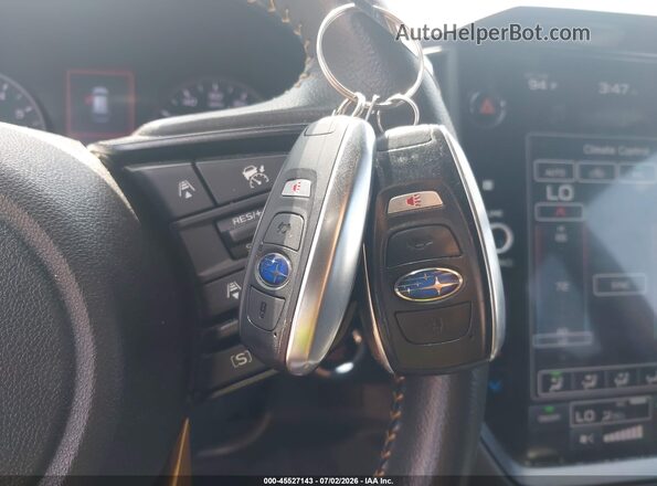 4S4GUHT6XR3729924 2024 SUBARU CROSSTREK Blue Dashboard view