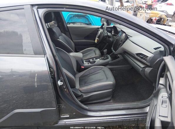 4S4GUHU60R3753695 2024 SUBARU CROSSTREK Gray Widok wnętrza z przodu