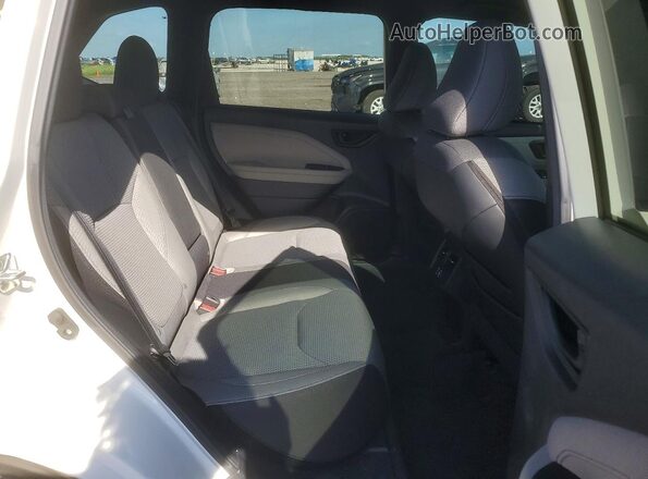 4S4SLDB62T3075113 2026 SUBARU FORESTER White Вид задньої частини салону