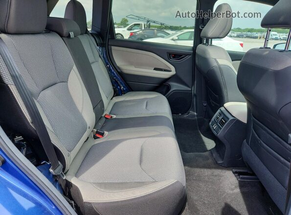 4S4SLDB67T3038154 2026 SUBARU FORESTER Blue Widok wnętrza z tyłu