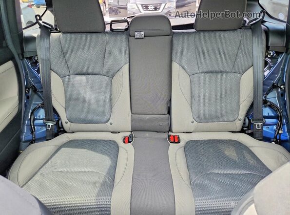 4S4SLDB67T3038154 2026 SUBARU FORESTER Blue Widok tylnych siedzeń