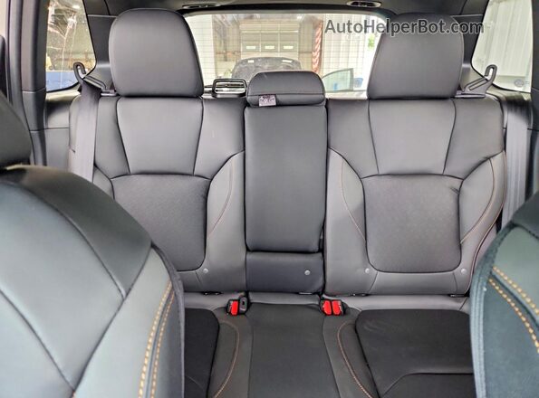 4S4SLDL67T3014791 2026 SUBARU FORESTER Серебряный Вид задних сидений