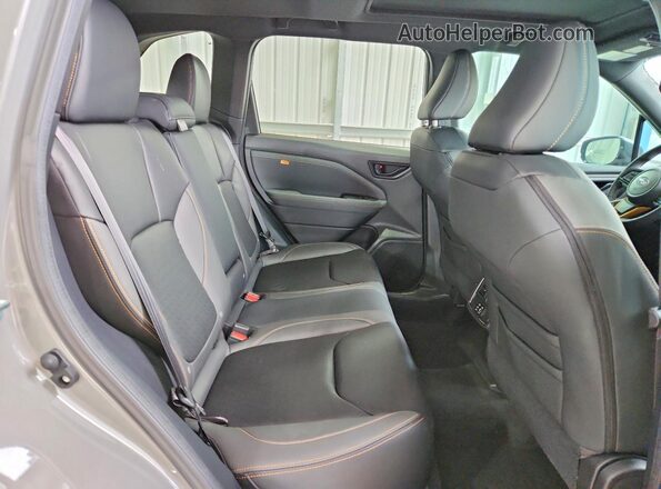 4S4SLDL67T3014791 2026 SUBARU FORESTER Серебряный Вид задней части салона