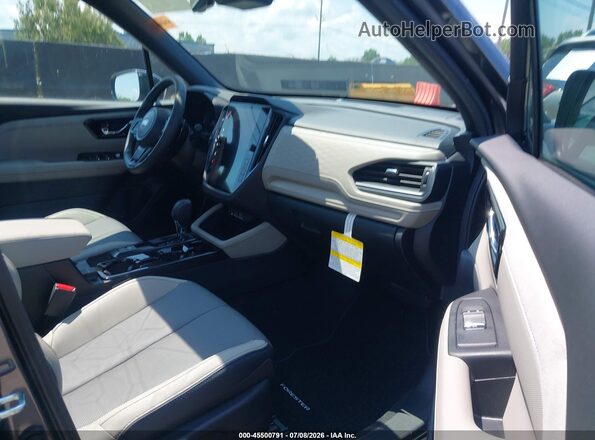 4S4SLDR65T3032620 2026 SUBARU FORESTER Gray Front interior view
