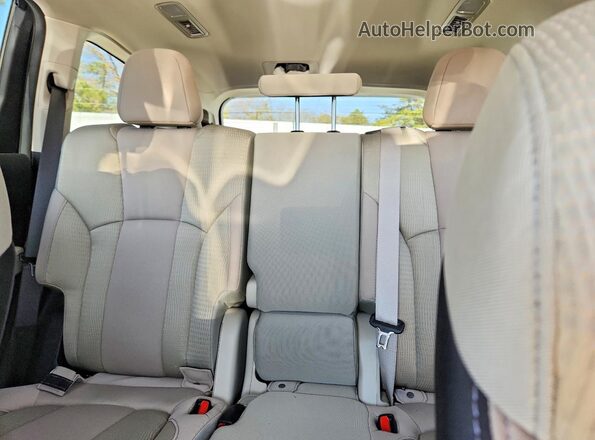 4S4WMAAD0S3423048 2025 SUBARU ASCENT White Vista de los asientos traseros