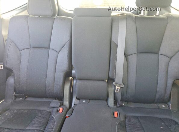 4S4WMAEDXM3447581 2021 SUBARU ASCENT Silver Widok tylnych siedzeń