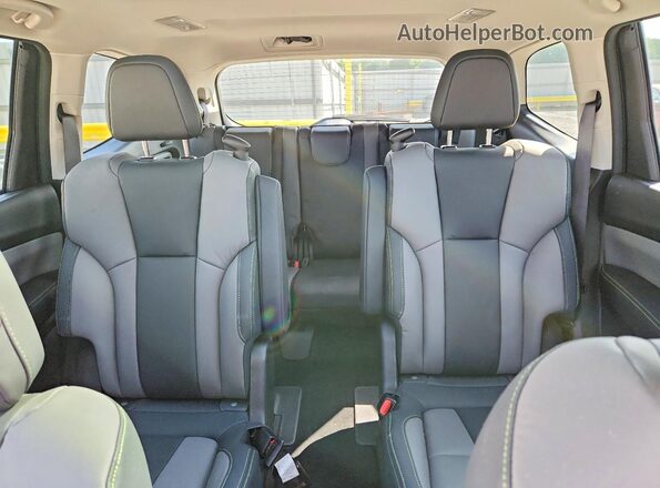 4S4WMAFD8S3433724 2025 SUBARU ASCENT Red Vista de los asientos traseros