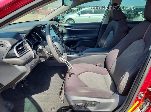 4T1B11HK0JU610858 2018 TOYOTA CAMRY Burgundy Front interior view