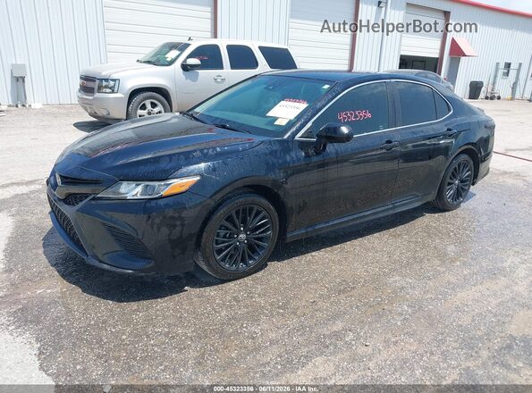 4T1B11HK1JU154482 2018 TOYOTA CAMRY Черный Передняя левая четверть