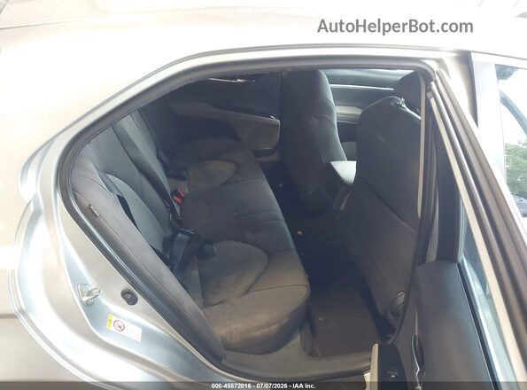 4T1B11HK1JU549357 2018 TOYOTA CAMRY Silver VIN կոդի պիտակի տեսք