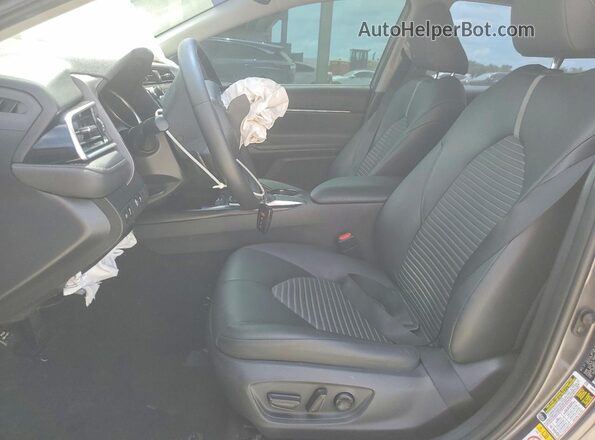 4T1B11HK2JU005241 2018 TOYOTA CAMRY Угольный Вид салона спереди