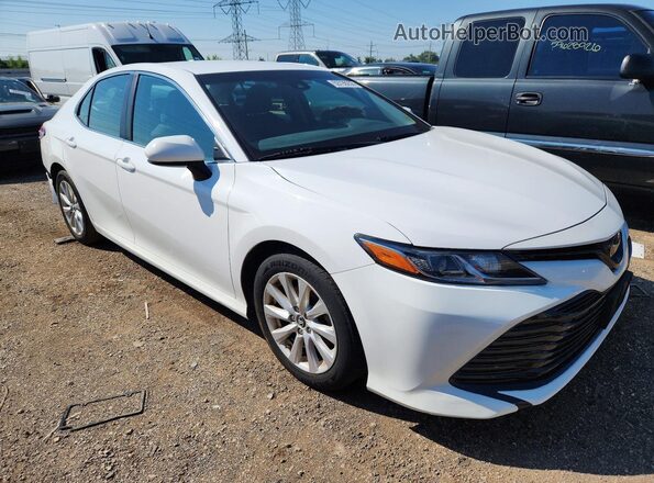 4T1B11HK2JU076035 2018 TOYOTA CAMRY Белый Передняя правая четверть