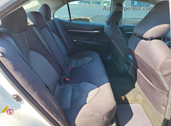 4T1B11HK2JU076035 2018 TOYOTA CAMRY Белый Вид задних сидений