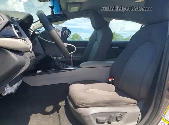 4T1B11HK2JU543115 2018 TOYOTA CAMRY Gray Вид салону спереду