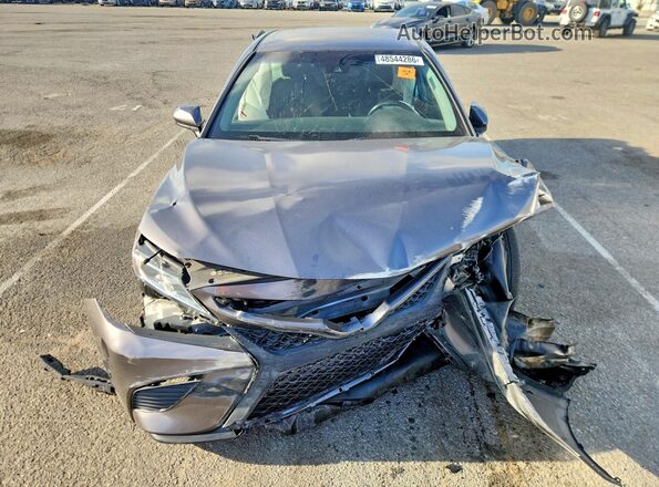 4T1B11HK2JU610909 2018 TOYOTA CAMRY Серый Вид спереди
