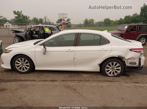 4T1B11HK2KU853220 2019 TOYOTA CAMRY White 360 interior view