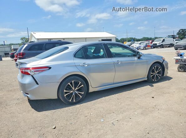 4T1B11HK3JU567357 2018 TOYOTA CAMRY Silver Tył prawy