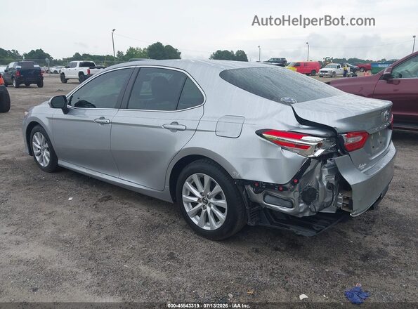 4T1B11HK4JU619059 2018 TOYOTA CAMRY Silver Trasero izquierdo