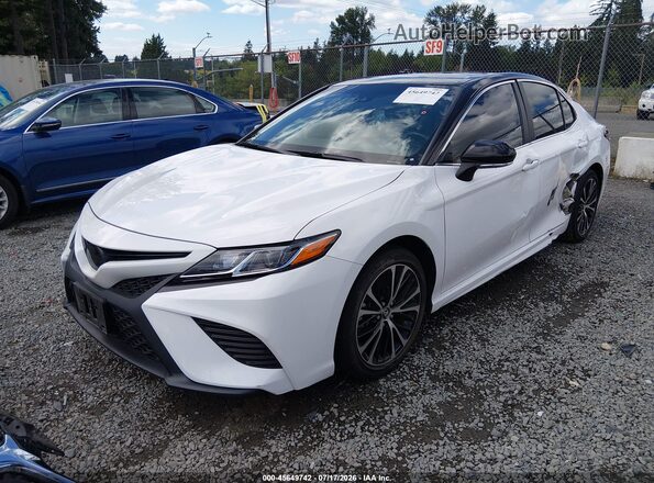 4T1B11HK5JU025113 2018 TOYOTA CAMRY White Przód lewy