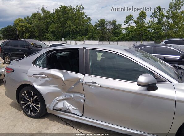 4T1B11HK5JU071315 2018 TOYOTA CAMRY Gray Front view