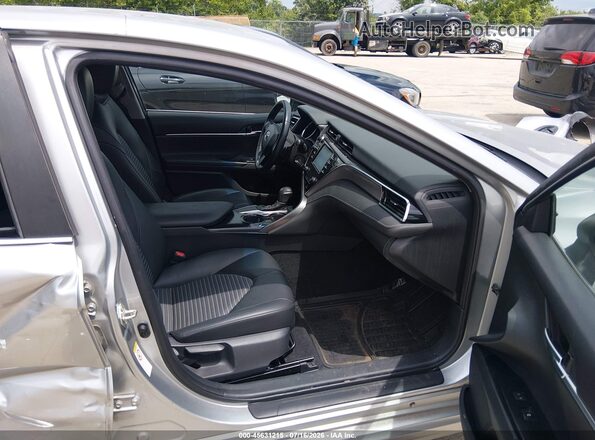 4T1B11HK5JU071315 2018 TOYOTA CAMRY Gray Front interior view