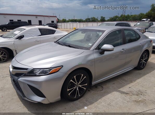 4T1B11HK5JU071315 2018 TOYOTA CAMRY Gray Front left