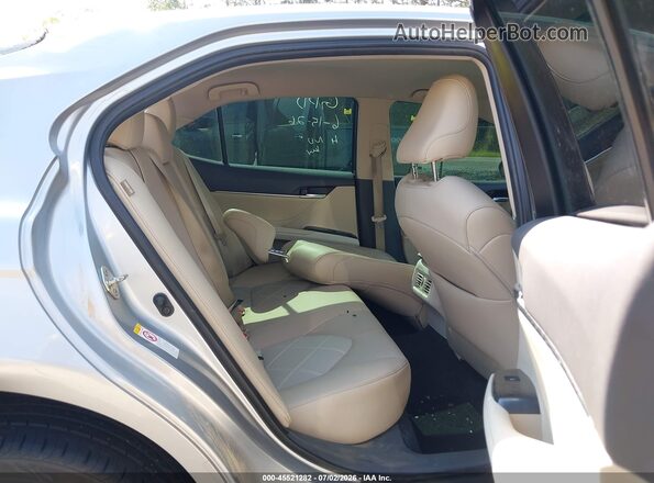 4T1B11HK5JU090480 2018 TOYOTA CAMRY Серебряный Вид наклейки с VIN-кодом