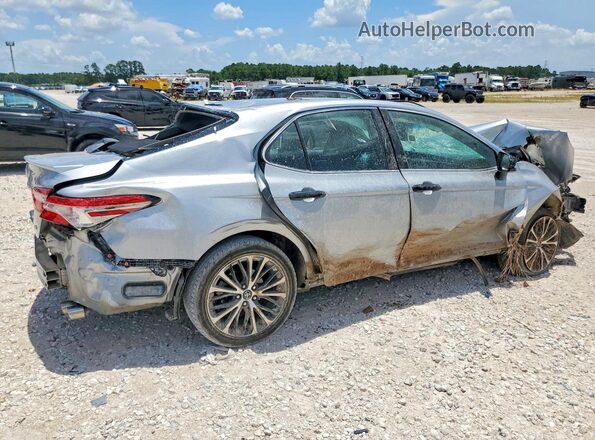 4T1B11HK5KU239147 2019 TOYOTA CAMRY Серебряный Задняя правая четверть