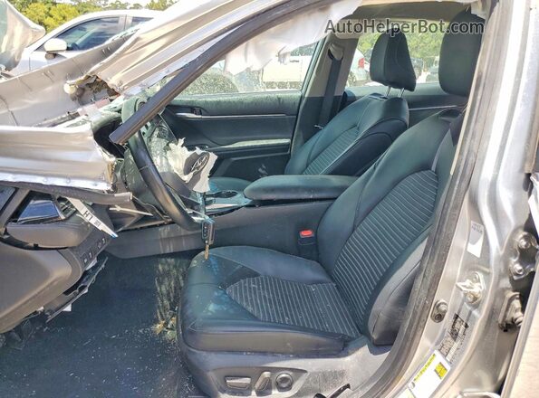 4T1B11HK5KU239147 2019 TOYOTA CAMRY Серебряный Вид салона спереди